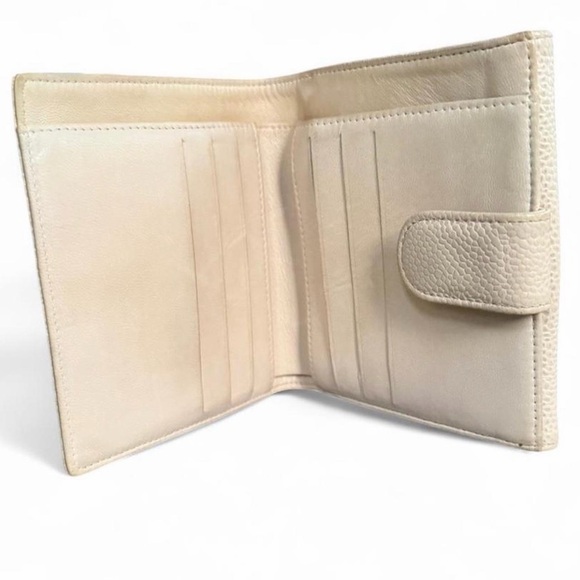 CHANEL Cavier Leather Wallet - Picture 5 of 8